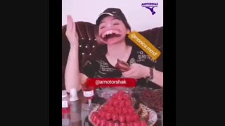 وقتی مونیکا لواشک و ترشک عموترشک رو تیست میکنه