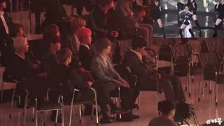 BTS Reaction to ChungHa (청하 무대보는 방탄소년단) 4K 직캠 by 비몽