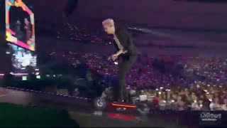 اجرای آهنگ Falling For You از EXO در ژاپن