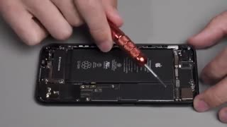 کالبدشکافی آیفون SE 2020