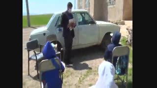 پیکان سفید آقا معلم تخته سیاه مدرسه شد!