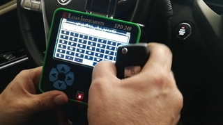 تعریف کلید و ریموت خودروی تیوولی با دستگاه SPD240