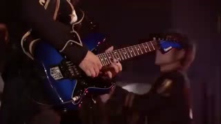 اجرای گروه linked horizon با اوپنینگ سوم حمله به تایتان