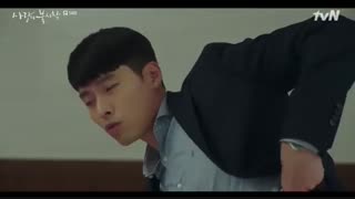 آخه مگه میشه؟؟؟ مرد گنده عییین بچه کوچولو ها رفتار میکنه.... منکه زبونم بند اومد(سقوط بر روی تو)