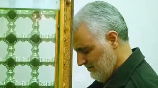 نگین انگشتری حاج قاسم از شیشه های حرم امام رضا(ع)