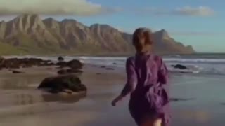 غزل زمزمه راز - شعر: فرامرز کوثری - دکلمه: نگار اسماعیل تبار