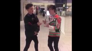 مومنت باحال از جکری Jachary Moments"Why Don't We"