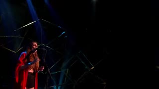 Birdy_Keeping Your Head Up_Live