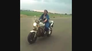 دخترموتورسوار