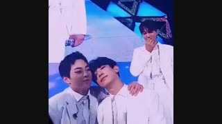 یکی از لحظات خنده دار کنسرت اکسو 2018 >< پاررم جوری که چان سکته میکنه