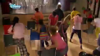 VIOLETTA - Junto Somos Mas - Ludmila, Maxi, Francesca & Camila | Disney Channel Songs