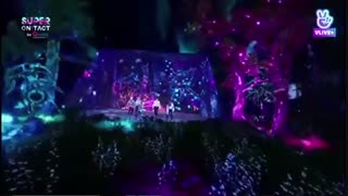 اجرایTXT با آهنگ "Can't you see me" در super on:tact