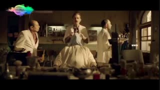 دعوای دانش (صابر ابر) و شاپور (بابک حمیدیان) در سکانس فیلم مسخره‌ باز