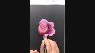 کشیدن گل فک کنم با رنگ اکلریکه