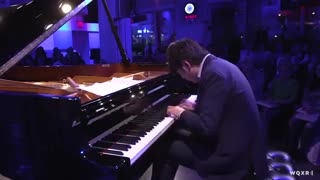 Lang Lang performs Beethoven's "Für Elise"