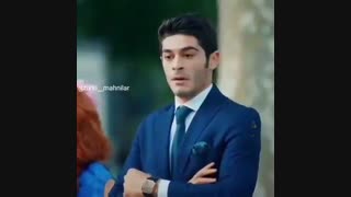 دقیقا منم کلا تو زمینم از بس جاذبم زیادم زمین جذبم میکنه {خدای خودشیفتگیم میدونم}