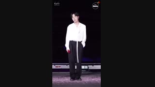 فوکس جی هوپ برای اجرای LifeGoesOn در AMAs2020