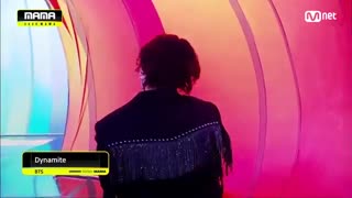 اجرای دینامیت بی تی اس در مراسم ماما ۲۰۲۰