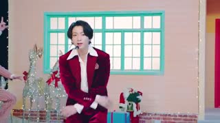 اجرای Dynamite از BTS در CDTV Live! Live! Christmas Special