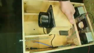 نحوه ساخت پروژکتور حرفه ای و واقعی (نه از اون مسخره بازیا که یه ذره بین میذاره جلو موبایلش توی یه جعبه)