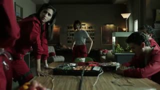 سریال Money Heist - فصل 2 قسمت 1 با زیرنویس فارسی