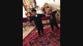 فقط رقص پسر بزرگه