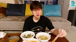 ویلایو "Let's eat"بکهیون (Baekhyun)عضو اکسو با زیرنویس آنلاین فارسی