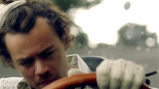 موزیک ویدیو Golden , از Harry styles