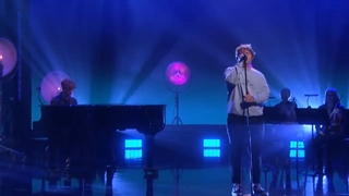 اجرای آهنگ Someone You Loved از Lewis Capaldi در برنامه Ellen